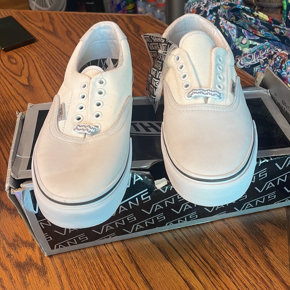 Vans 45 LX amazing pair of shoes in True White. Men’s 7.5 or women’s 9.0. - Picture 2 of 16